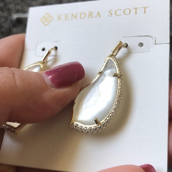 Kendra Scott Gold MOP Tulip Drop Earrings - Picture 3 of 6